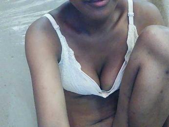 Lovellie webcam model stream image