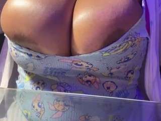 ladycruz webcam model stream image