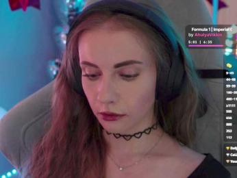 VikkiExtraCheese webcam model stream image