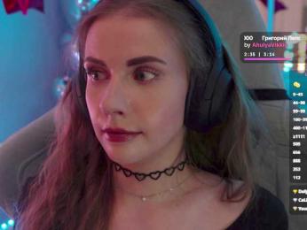 VikkiExtraCheese webcam model stream image