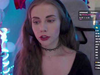 VikkiExtraCheese webcam model stream image