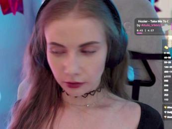 VikkiExtraCheese webcam model stream image