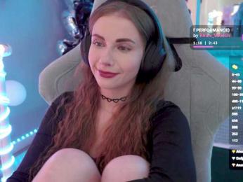 VikkiExtraCheese webcam model stream image