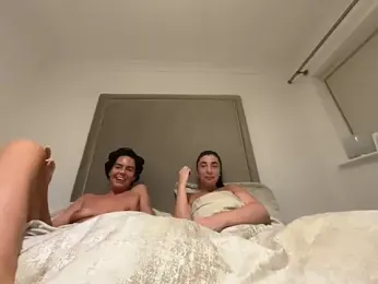 Cleoluxex webcam model stream image