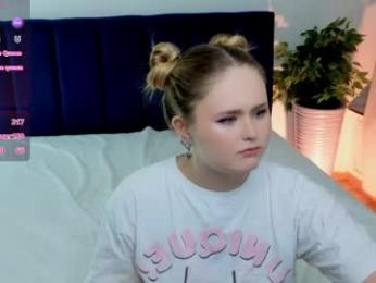 nanami_v02 webcam model stream image