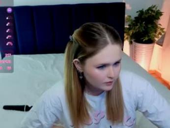 nanami_v02 webcam model stream image