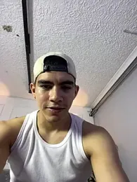 Alejandro_vega_ webcam model stream image