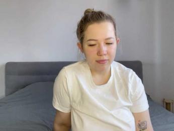 AlyraSun webcam model stream image