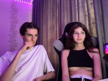 Skynlayer webcam model stream image