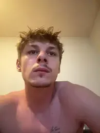 Lucas328706 webcam model stream image