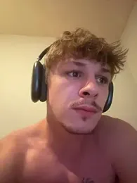 Lucas328706 webcam model stream image