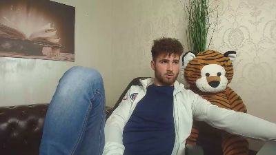 KyloEast webcam model stream image