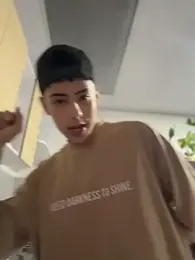 SebastianReed_ webcam model stream image