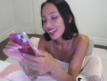 eevie_moon webcam model stream image
