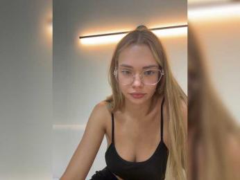 CrystalFairy webcam model stream image