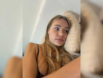CrystalFairy webcam model stream image