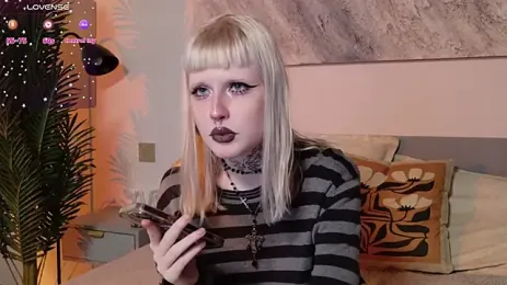 MilkMeSoftly webcam stripchat model stream image