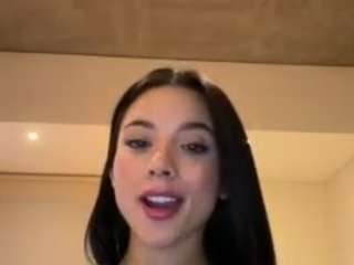 kiraalopez webcam model stream image