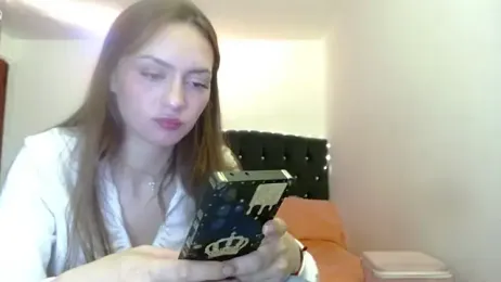 holy_juli webcam stripchat model stream image