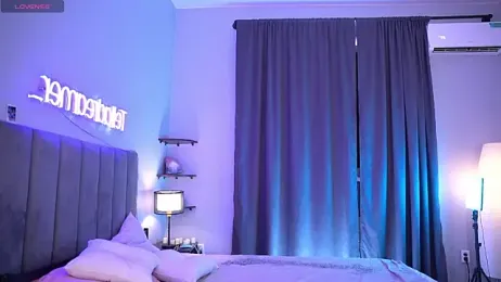 Tella_dream webcam model stream image