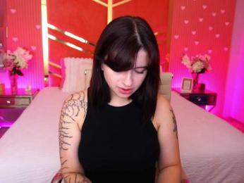 MikiiKiwi webcam model stream image