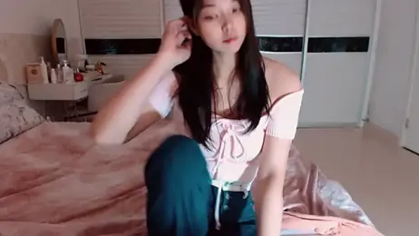 Miu1_girl webcam model stream image