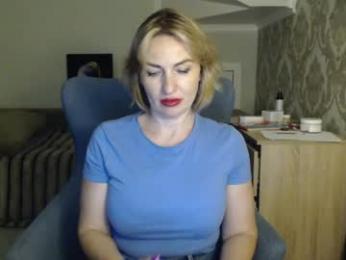 mallinia webcam chaturbate model stream image