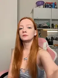 Radiants_two webcam stripchat model stream image