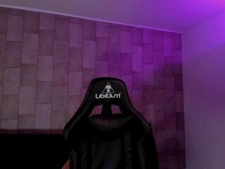 Saray Doll webcam flirt4free model stream image