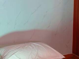 kinkyandsavage webcam model stream image