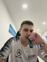 WARDEN_w webcam model stream image