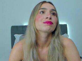 Sarah Roux webcam model stream image