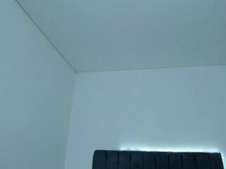 Sarah Roux webcam model stream image