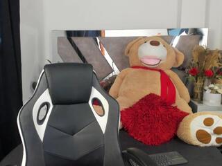 Amara Jons webcam model stream image