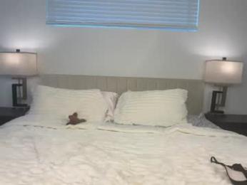 ava_synn webcam model stream image