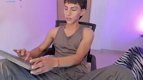 andrew_courtzz webcam stripchat model stream image