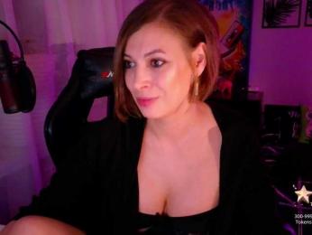 LadyLL webcam model stream image