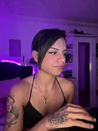 andyy_x webcam model stream image