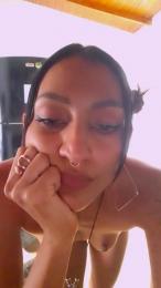 AnyLeon webcam model stream image