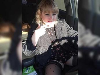 Lady-marshmallows webcam model stream image