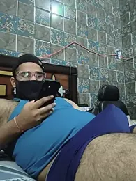 BeardKingoBack webcam stripchat model stream image