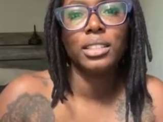 yoursecret1425 webcam model stream image
