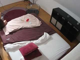 voyeurcam-julmodels-whitebed-2 webcam camsoda model stream image