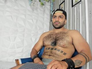 Leonidas M webcam flirt4free model stream image