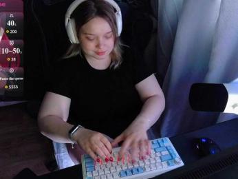 AlinaAdams webcam model stream image