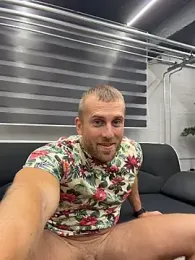 Johnytrain webcam stripchat model stream image
