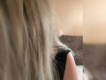 KiraMalina webcam bongacams model stream image