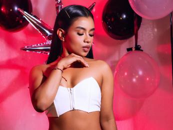 MilyThomas webcam model stream image