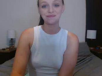 hi_cut_cutie webcam model stream image