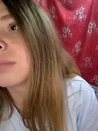 Zuli_Kiska webcam model stream image